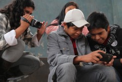 Adolescentes Guaranis produziram videos sobre a infância em suas comunidades durante a primeira fase do Projeto. Foto Alexandre Basso